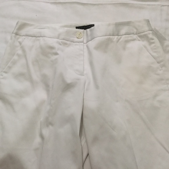 Naomi - Bermuda Shorts - Picture 2 of 4